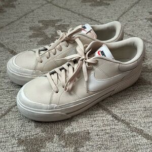 Nike Court Legacy Lift